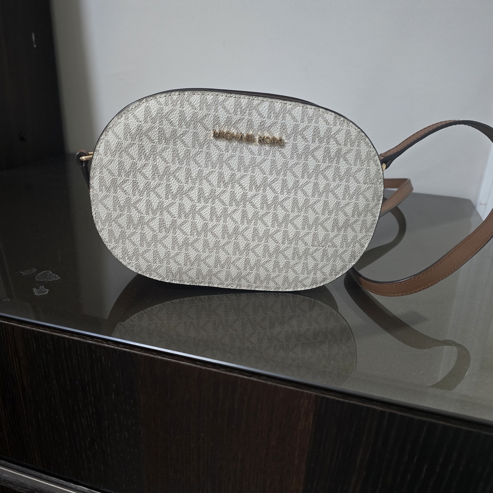 Michael Kors Monogram Cream and Tan Crossbody Bag - Picture 2 of 8